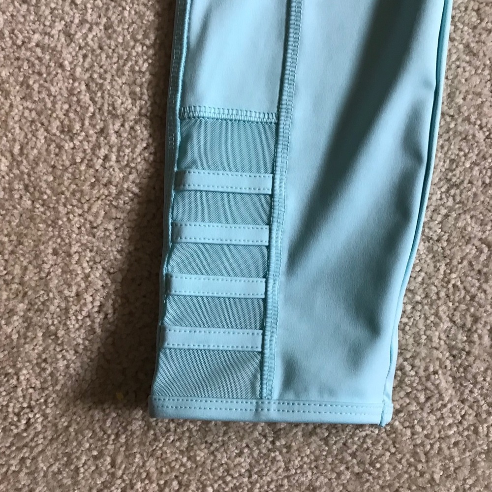 SOLD - NWT Vogo Aqua Workout Capri Leggings - Picture 12 of 16